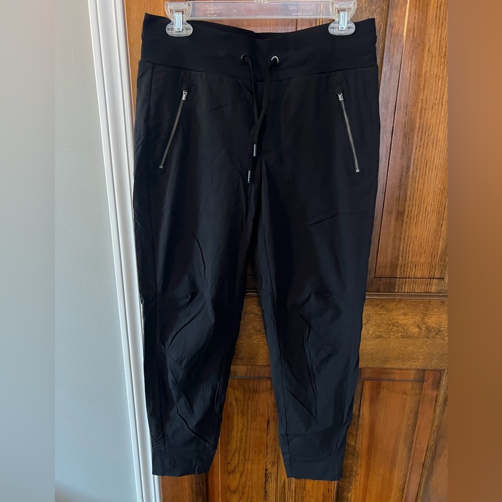 Athleta Trekkie North Jogger, Black, Size 4